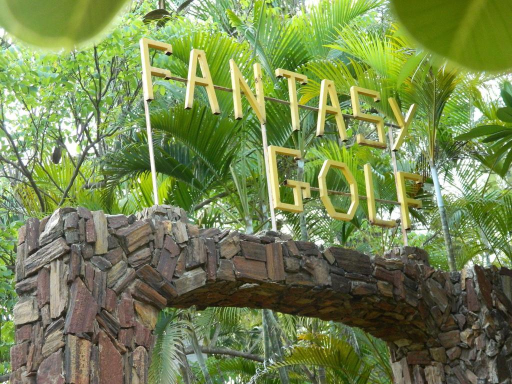 Fantasy Golf Resort Бангалор Екстериор снимка